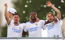 Eden Hazard, Alaba y Modric en las celebraciones del Real Madrid. (Reuters)