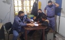 La policía se puso a hacer la tarea con el niño. (Foto: @PoliciaChaco)