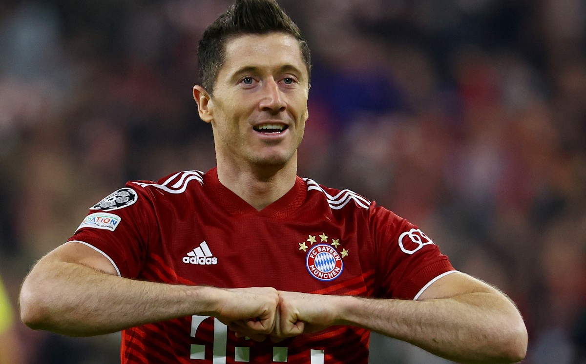 Robert Lewandowski es muy querido por la afición del Bayern. FOTO: Reuters.