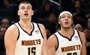 Nikola Jokic y Aaron Gordon (AFP).