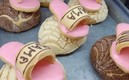 Las chanclas voladoras son famosas por las mamás. (Foto: panadería KaryCar)