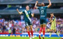 Reyes sacó un remate inesperado para conseguir el gol. Foto: Imago7