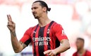 Zlatan Ibrahimovic se pasó de fuerza al pedir apoyo a los aficionados. Foto:  Reuters