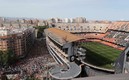 La calle colmada y el estadio vacío para el duelo del Valencia. Foto: Twitter Super Deporte
