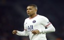 Mbappé estaría muy cerca de renovar con el PSG. (Reuters)