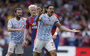 Cavani disputó todo el partido. (Reuters)
