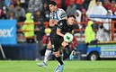 Dura entrada de Nico sobre El Cachorro / Imago 7
