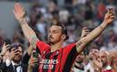 Zlatan Ibrahimovic ganó la Serie A junto al AC Milan (AFP)