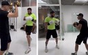 Gignac entrenó este lunes en gimnasio, tanto con pesas como haciendo box.