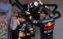 Checo Pérez y Verstappen celebran triufo en Mónaco. Foto: Reuters
