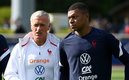 Deschamps tuvo que abandonar al cuadro francés | AFP