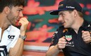 Pierre Gasly y Max Verstappen, presentes opuestos / AFP