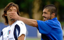 A Pirlo siempre le gustó jugarle bromas a Gattuso, pese al peligro que corría al hacerlo. (Foto: @Azurri)