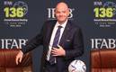 Infantino asistió en Doha a las dos juegos de repechaje del Mundial (AFP)