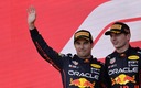 Checo Pérez y Max Verstappen en el GP de Azerbaiyán. (Reuters)
