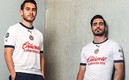 La playera de visita de Chivas luce espectacular. FOTO: @Chivas