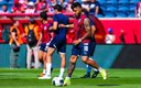 Vega en el entrenamiento previo. (Chivas)