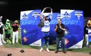 Marc Flores levanta el trofeo | @LigaMexBeis