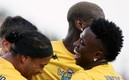 Vini, en partido con Ronaldinho