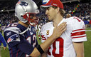 Tom Brady y Eli Manning, grandes rivales en la NFL. (AP)