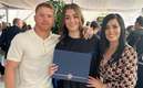 Canelo acompañó en su graduación a su hija Emily Cinnamon (Instagram @annybeltran)