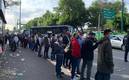 Un joven en CDMX se cayó de un camión de pasajeros andando (Twitter @BryanToriz1)