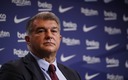 Laporta en una conferencia de prensa del Barcelona. (Reuters)