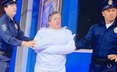 Miguel Herrera salió con camisa de fuerza. (Foto: @RafaDato2)