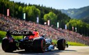 Checo Pérez perdió su cuarto lugar para la carrera Sprint de este sábado. FOTO: AFP.