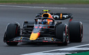 Checo Pérez tuvo un viernes complicado en Sivlerstone. (Foto: AFP)