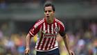 Omar Bravo, uno de los históricos de Chivas, luciendo el tradicional uniforme rayado.