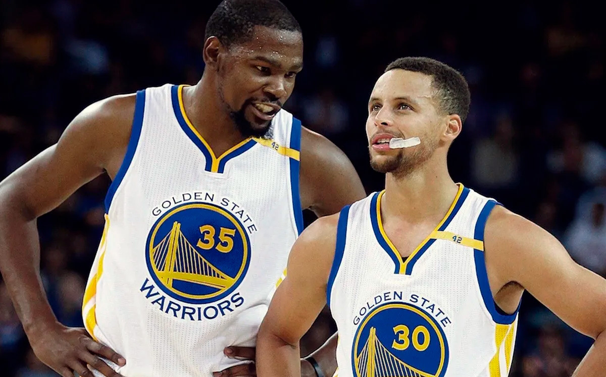 NBA. Steph Curry habló con Durant para que vuelva a Warriors