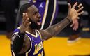 LeBron James se lanzó contra la afición de Boston Celtics (AP)