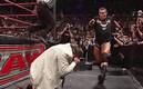 Randy Orton atacó al papá de John Cena (Captura)