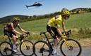 Steven Kruijswijk sufrió una caída y abandonó el tour de Francia (AFP)