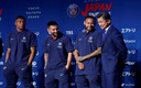 Neymar, Mbappé y Messi atendieron a los medios al llegar a Japón. (Reuters)