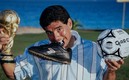Maradona se tomó fotografías con la marca Garcis. (Foto: Mexsport)