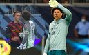 Jack Grealish y Memo Ochoa llegaron a los empujones en el partido. (Mexsport / TUDN)