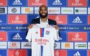 Alexandre Lacazette firmó por tres temporadas con el Lyon.  (FOTO: Olympique de Lyon)