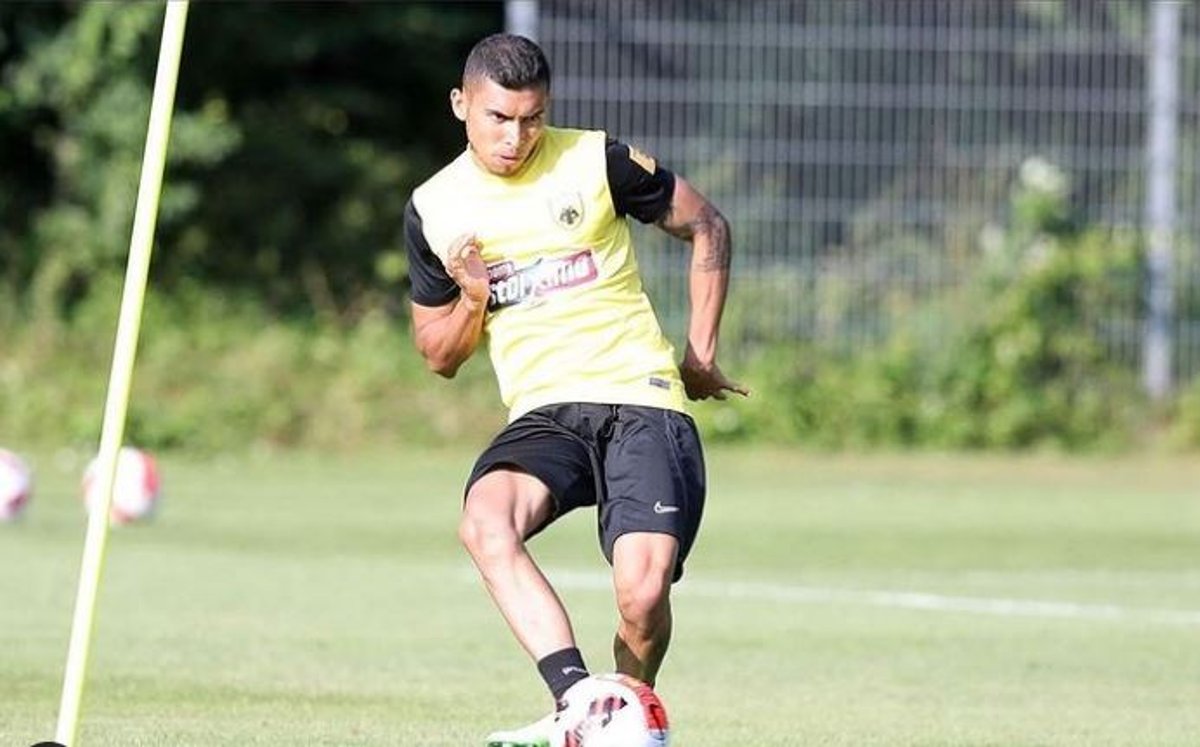 Orbelín Pineda fichó con el AEK Atenas, equipo de Grecia (Instagram @orbelin7pineda)