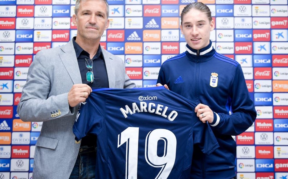 Marcelo Flores fue presentado de manera oficial ante la prensa. FOTO: @RealOviedo