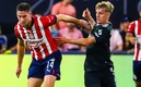 Santiago Ormeño vivió sus primeros minutos con el Rebaño ante la Juventus. FOTO: @chivas
