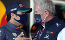 Checo Pérez con Helmut Marko, asesor de Red Bull Racing. (Reuters)