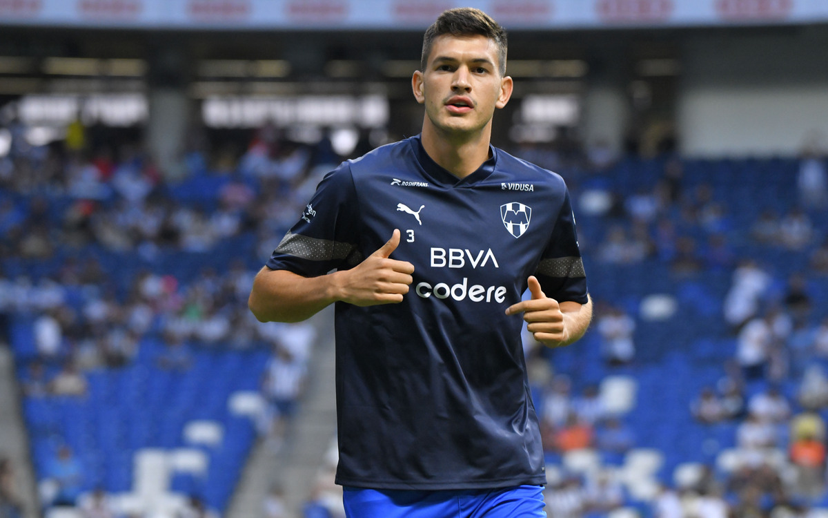 Montes, defensor de Rayados. (Imago7)
