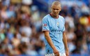 Haaland tuvo dos opciones de gol ante el Liverpool, pero falló. Foto: AFP