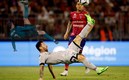 Messi metió gol de chilena, pero dicen que "no es nada" comparado con Cristiano. (Reuters)