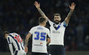 El Oso Pratto lideró a Vélez | Twitter @Velez