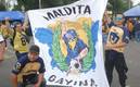 'Maldita Gayina'; la manta de los aficionados de Pumas contra América (Foto Edgar Malagón)