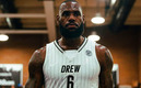 LeBron James (Foto de @DrewLeague)