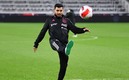 Tecatito Corona sufrió una grave lesión en el entrenamiento con el Sevilla (Imago7)